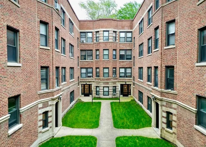 Cozy Retreat, Prime Location Near Loyola & Beach! Chicago